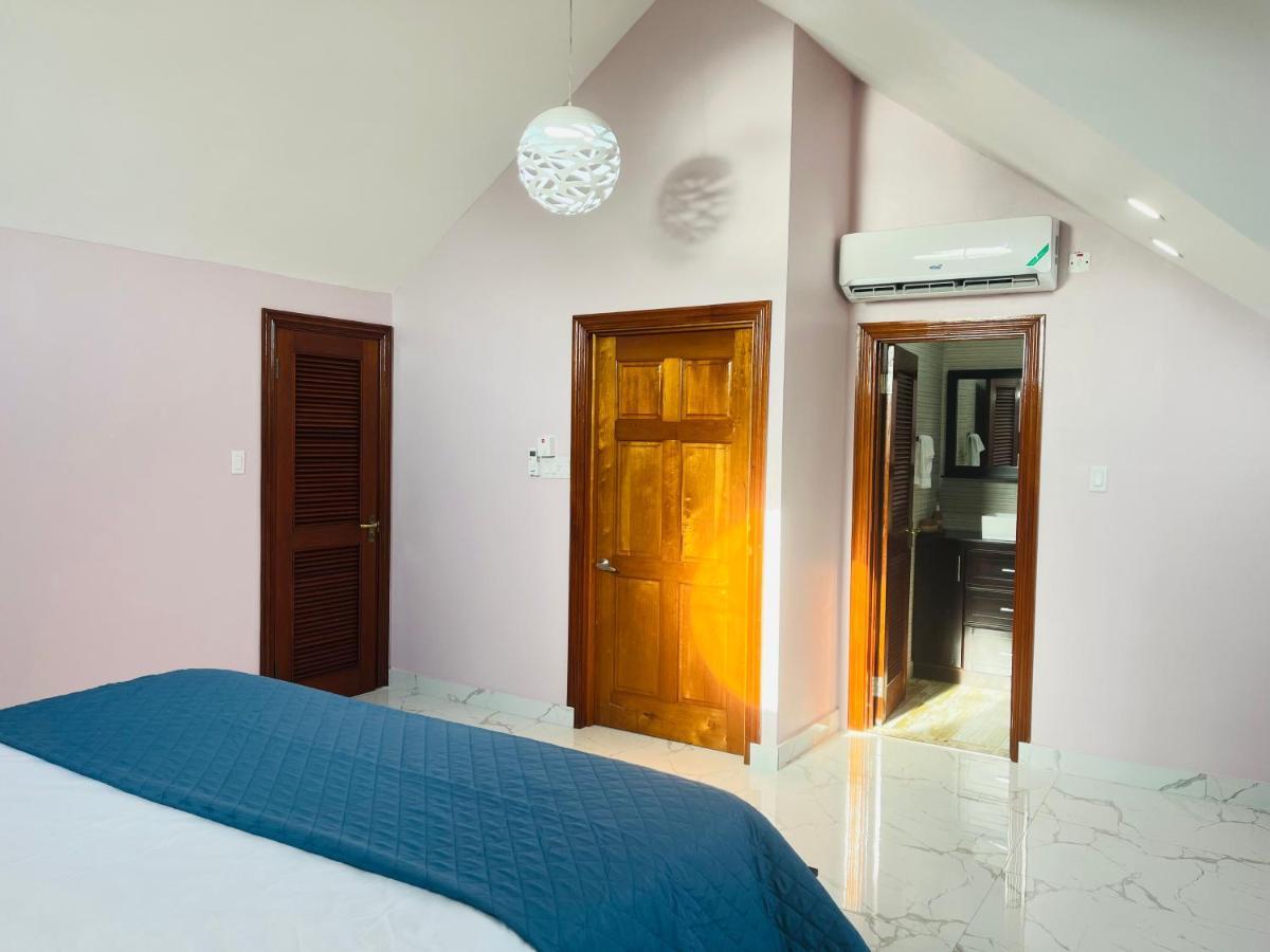 Luxury Apartments And Rooms,The Lagoons Montego Bay Buitenkant foto