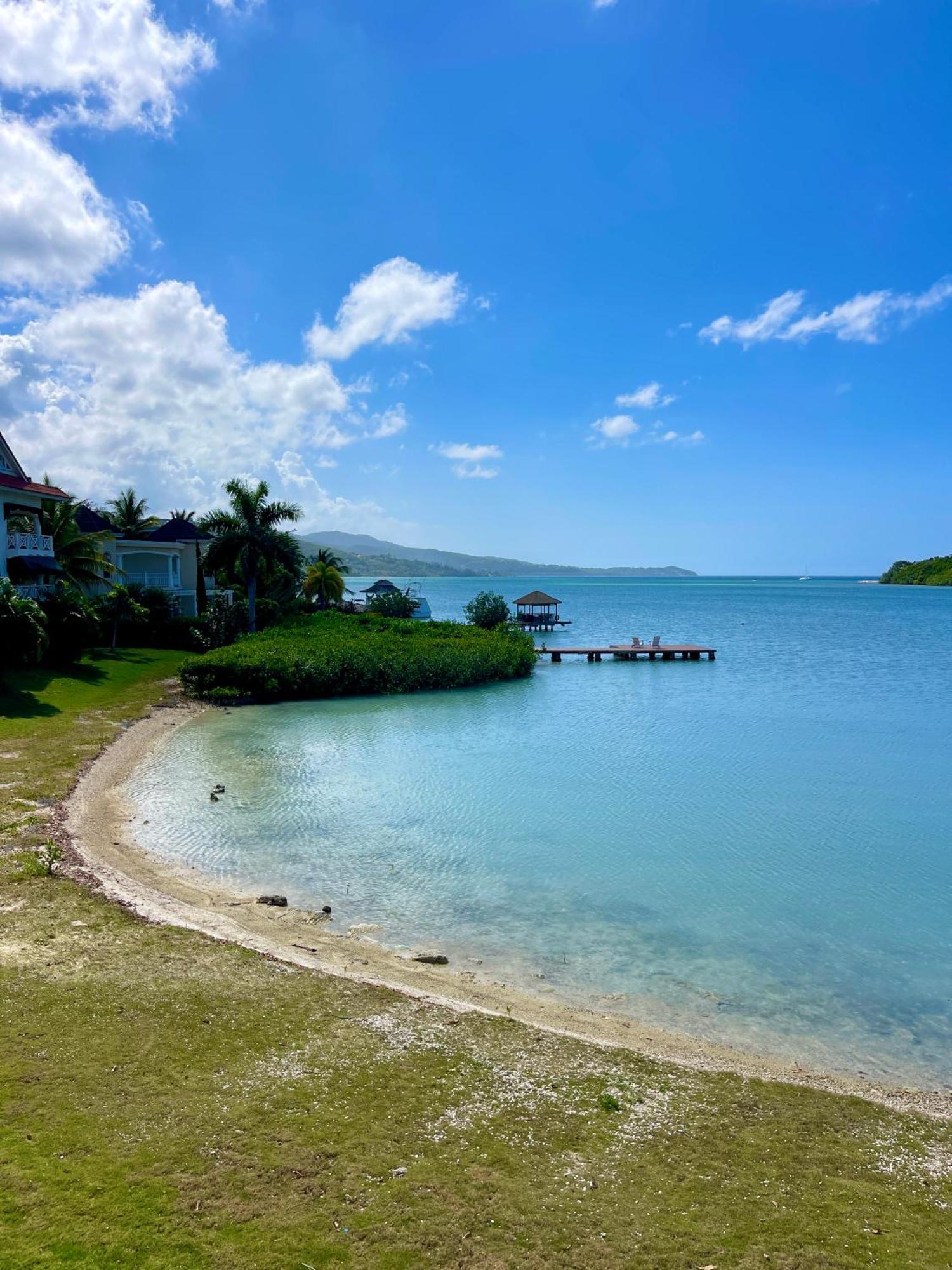 Luxury Apartments And Rooms,The Lagoons Montego Bay Buitenkant foto