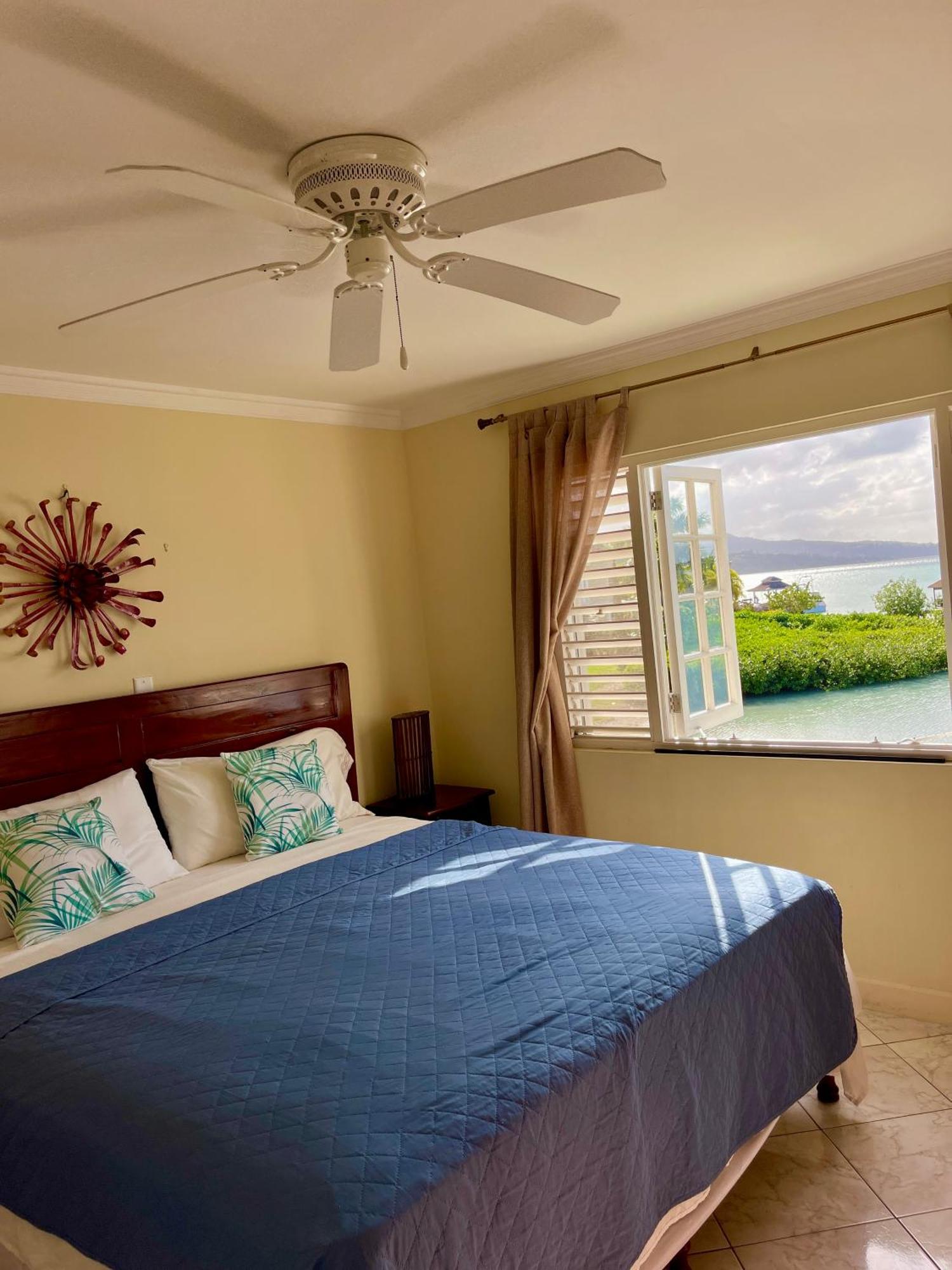 Luxury Apartments And Rooms,The Lagoons Montego Bay Buitenkant foto