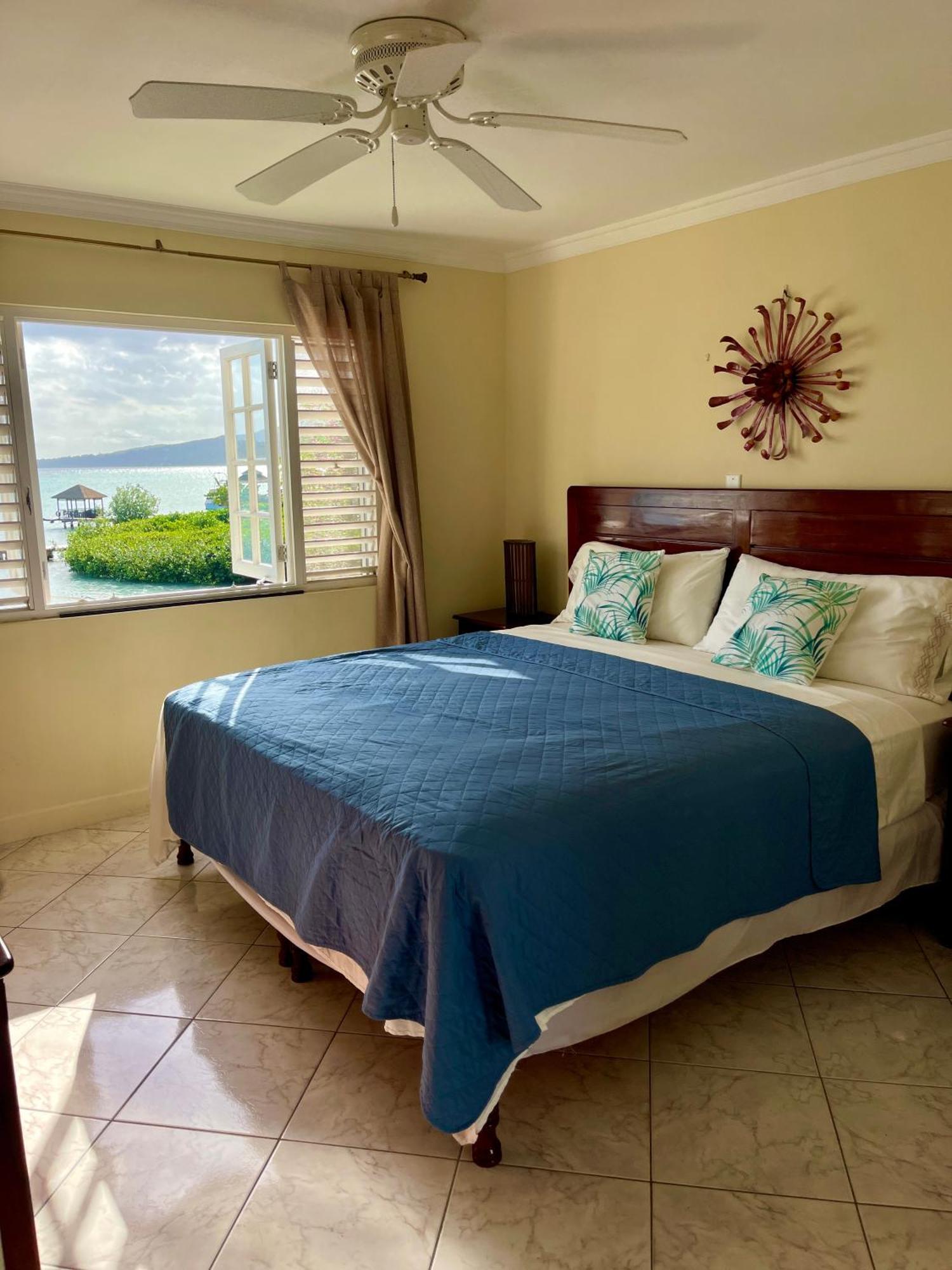 Luxury Apartments And Rooms,The Lagoons Montego Bay Buitenkant foto