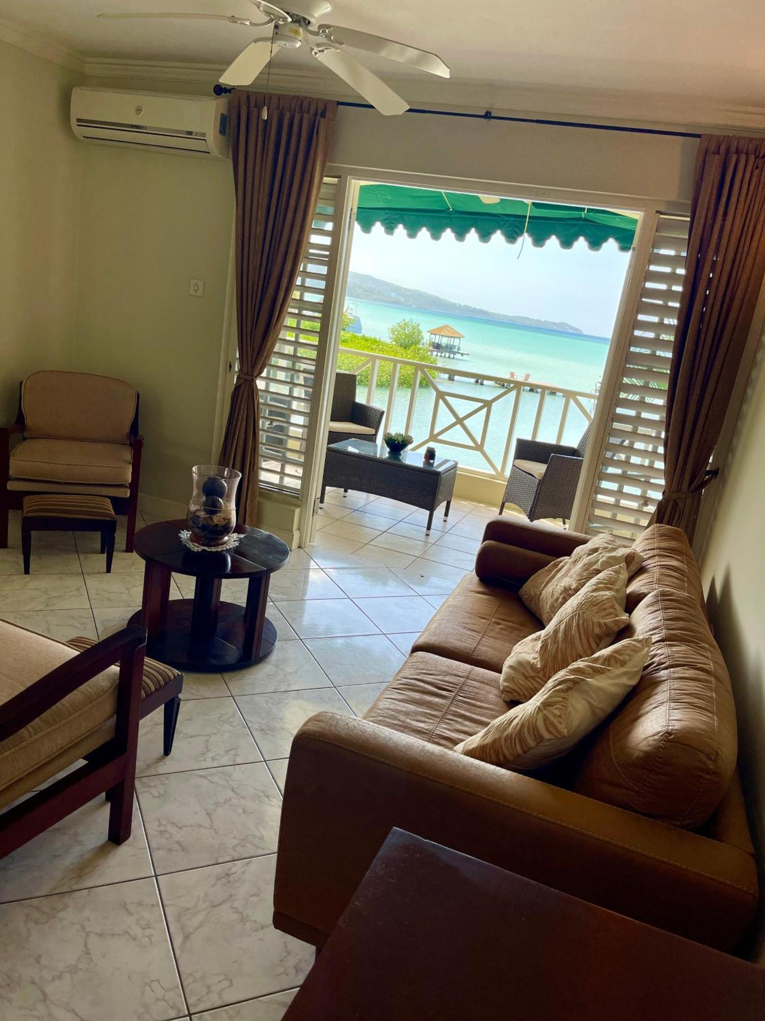 Luxury Apartments And Rooms,The Lagoons Montego Bay Buitenkant foto